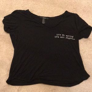black shirt sleeve crop t-shirt